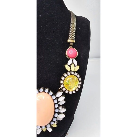 Brass Tone Floral Beaded Statement Necklace Omega Chain 18"L - Picture 3 of 5